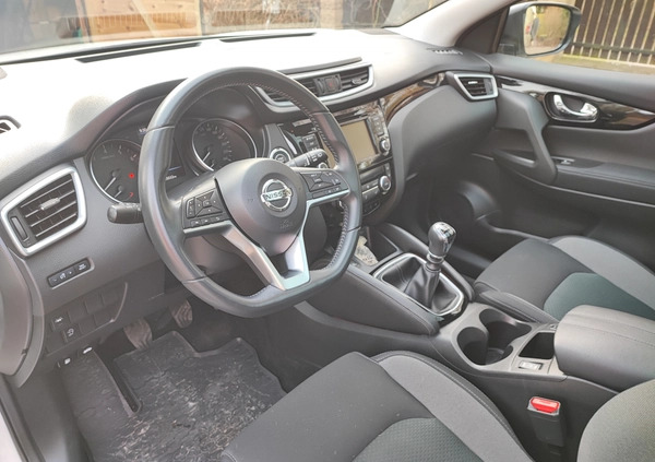 Nissan Qashqai cena 76000 przebieg: 84500, rok produkcji 2020 z Milicz małe 79